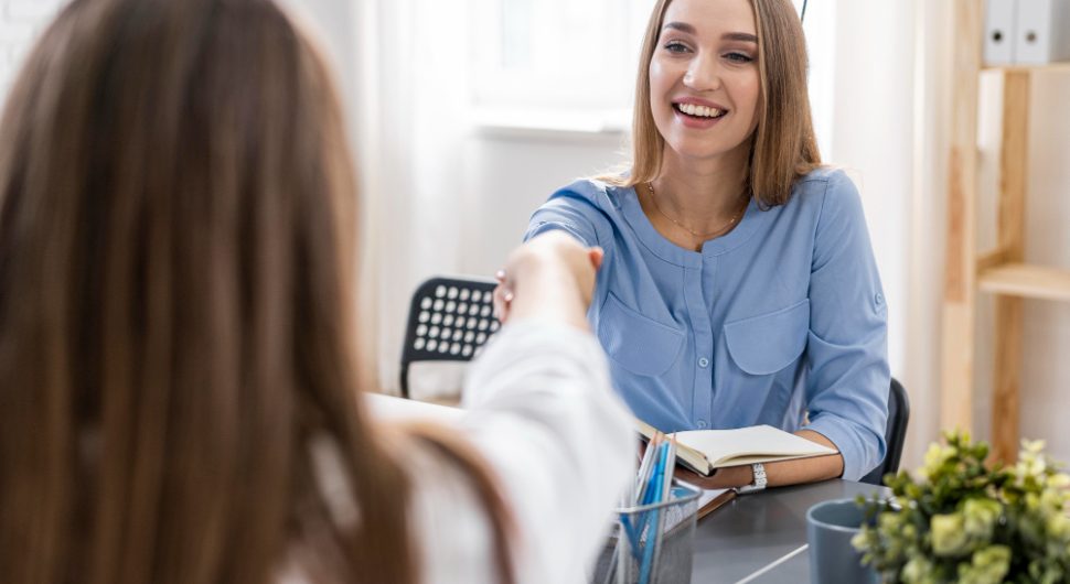 Psicólogo pessoa física ou jurídica: quem paga menos imposto?